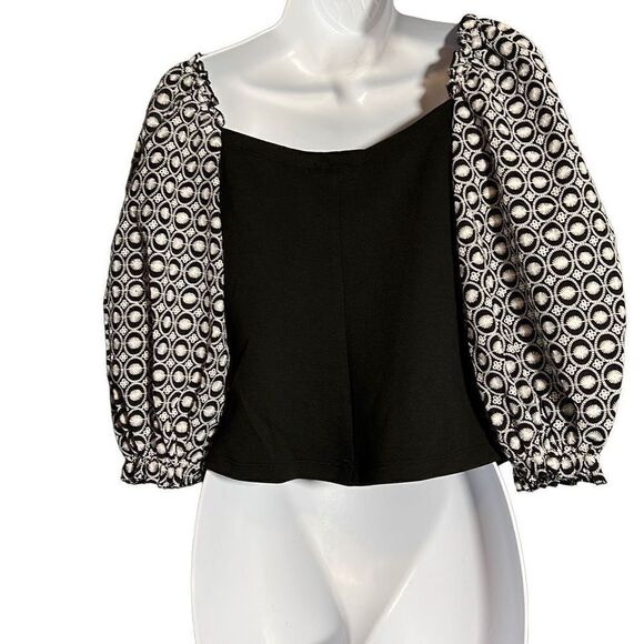 Badgley Mischka Women's Off Shoulder Top Balloon Sleeve Black Cream Small NWT - Picture 2 of 10